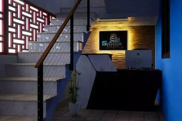 ホテル Shadaxari Nilaya