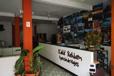 هتل Hostal Tah Itza