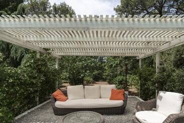 Apartaments turístics Villa Manfredi Con Piscina