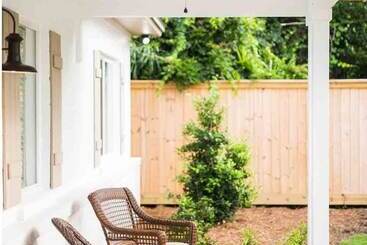 관광객 아파트 Something Blue