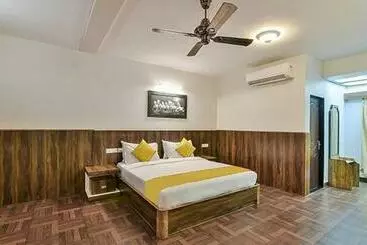 Hotel Townhouse Oak Kris Dane S Resort