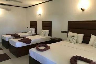 Hotel Lemazone Inn