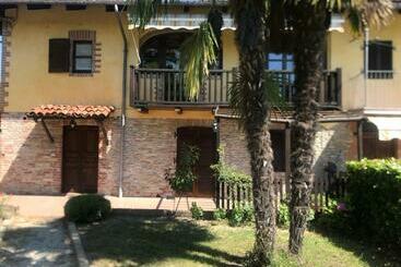 Пансион Piedmont Holidays