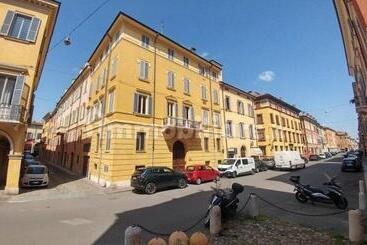 Pension Appartamenti   Moderna   500m Dal Duomo