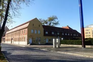 فندق Vierseithof Luckenwalde