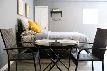 ペンション Spacious Studio With Private Entry