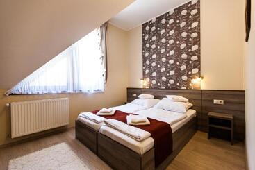 ホテル Piroska Csárda és Panzió