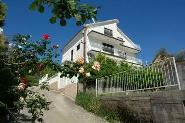 پانسیون Wisteria