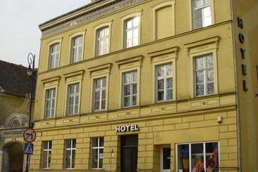 Shotels Przy Restauracji Stodoła