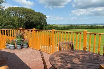 דירות לתיירים The Beehive Stunning Views Hot Tub Romantic