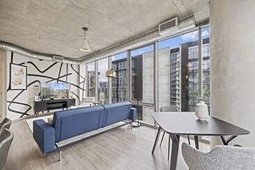 هتل Placemakr Premier Sobro