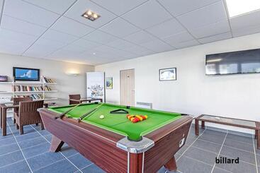 דירות לתיירים Superbe Appartement Avec Piscine Sauna Et Petite Vue Mer