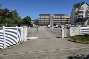 Turistihuoneistot Superbe Appartement Avec Piscine Sauna Et Petite Vue Mer