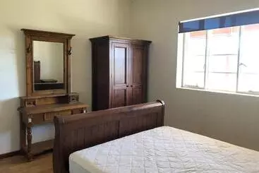 ツーリストアパートメント Grindells Hut   Vulkathunha Gammon Ranges National Park