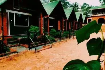 Kurort  Taya Beach Front