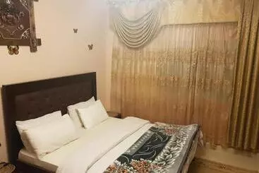 پانسیون Moon House