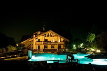 房子  Holidays Dolomiti Apartment Resort