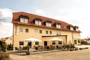 Отель & Restaurant Zum Hirsch