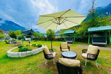 Himalyan River Resort A Riverside Resort