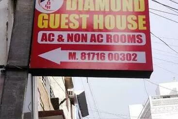 Otel Oyo 87137 Diamond Guest House