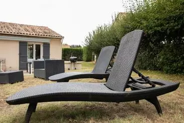 ツーリストアパートメント Plain Pied Climatisé Piscine Idéalement Situé