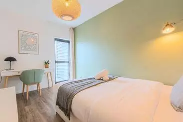 ツーリストアパートメント Europe/flandres Stations Apartment With Balcony!
