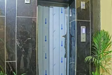 Otel Oyo 86812 Oxy Kings Inn