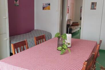 Appartements touristiques Nostalgista Majoittumista Taiteilijatalo Taideniityn Auringossa Tai Niityssä