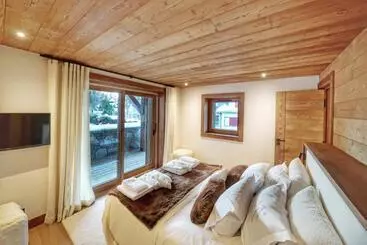 ツーリストアパートメント Chalet Whymper Avec Piscine 150m Téléphérique