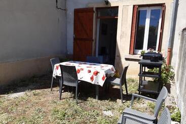 Жильё для туристов Maison à La Tour Du Pin