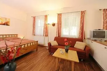 Aamiaismajoitus (B&B) Weingut Familie Schuster