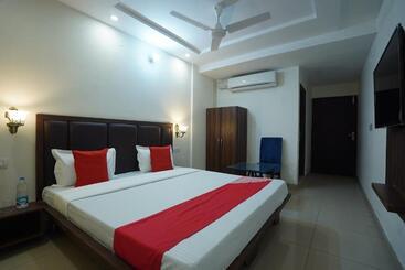 Otel Oyo 86335 Grey Orchid