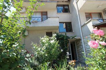 پانسیون Izgrev Sarafovo