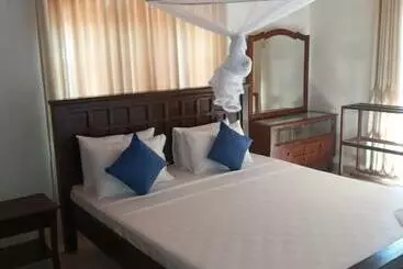 Pensione Tharul Home