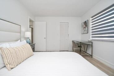 شقق خاصة سياحية Blue Door Duplex Renovated Parking And Designed