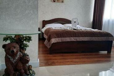 호텔 готельно ресторанний комплекс «тополя»