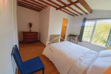 Aamiaismajoitus (B&B) Ferme équestre & Chambres D Hôtes Gateau Stables Proche Guédelon