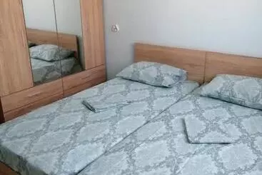 Turistihuoneistot в сърцето на варна ви очаква прекрасен и просторен апартамент