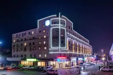 Hotel Hanting Dalian Maritime University Metro Station