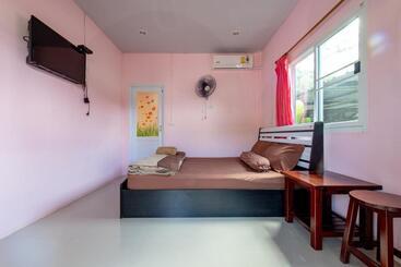 Resort บ้านสวนวารินทร์ รีสอร์ท