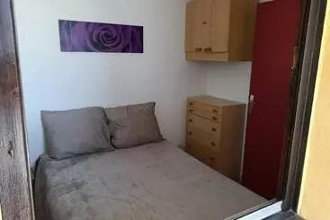 Appartements touristiques St Pierre La Mer,appartement T2 En Residence Calme