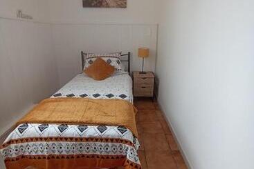 Жильё для туристов Maison Marin, Charming Village Cottage With Pool