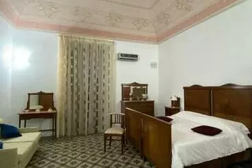 هتل آپارتمان Crispi Accomodation B&b