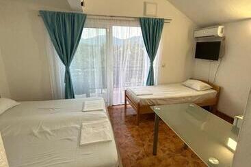 آپارتمانهای توریستها Krašići Apartmani Bozic