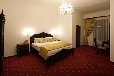 Zámek Wichterle Hotel A Pivní Lázně