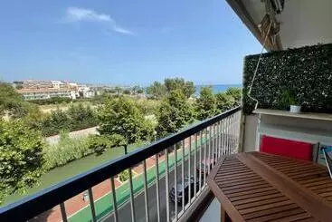 آپارتمان‌های توریست‌ها Magnifique Appartement Vue Sur Mer, Terrasse Et Parking Privé   Proche Plages