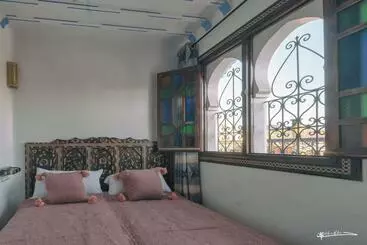 تختخواب و صبحانه Dar Rafik