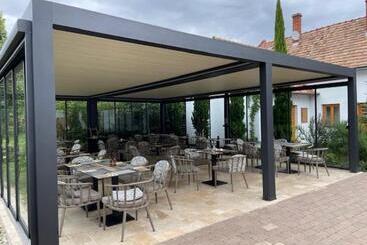 민박 Mi A Kő Vendégház