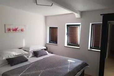 آپارتمان‌های توریست‌ها Fontana Apartments