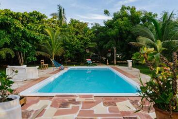 Hotel Casa Colibrí Agua Blanca